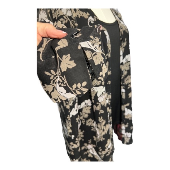 β¨ EUC KATHIE LEE WOMAN Floral Sheer Blouse w/ Black Tank | Womenβs Sz 18W/20W - Picture 6 of 12
